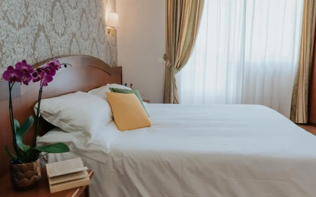 Hotel Flora