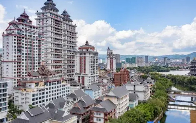 Kyriad Hotel (Lincang Washan Fengcheng Branch)