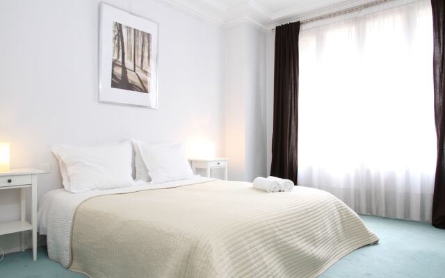 Апартаменты Saint Germain - Le Bon Marche Apartment комната для гостей