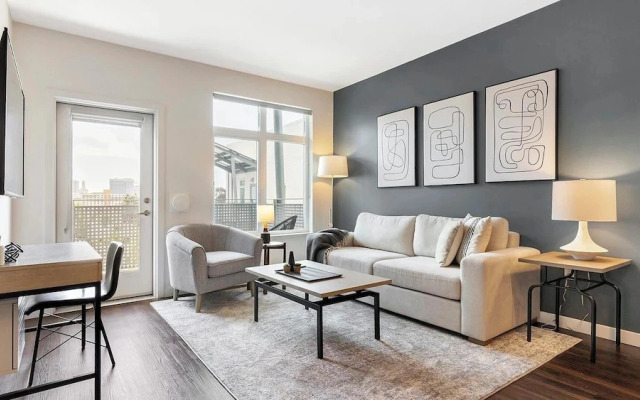 Landing Apartments near Charlotte Center City