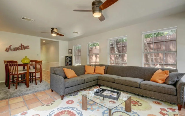 3BR 2BA Elegant Tarrytown House by RedAwning