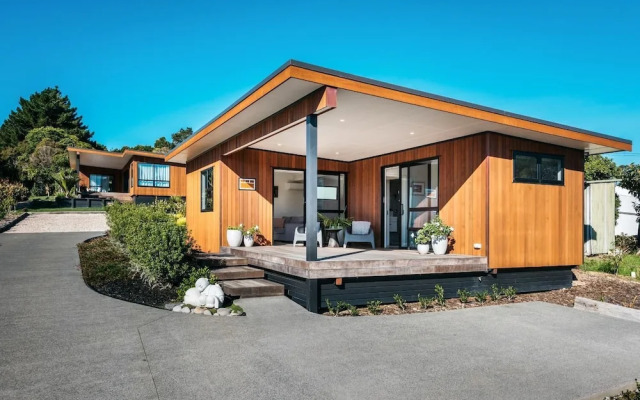 Guest House on Queens