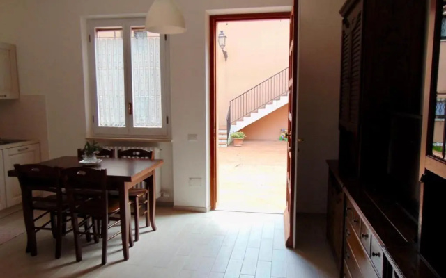 N80 - Numana, bilocale con terrazzo in centro