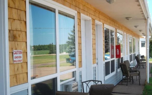 Anchor Motel and Suites