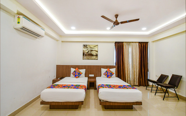 Fabhotel Kzar Select