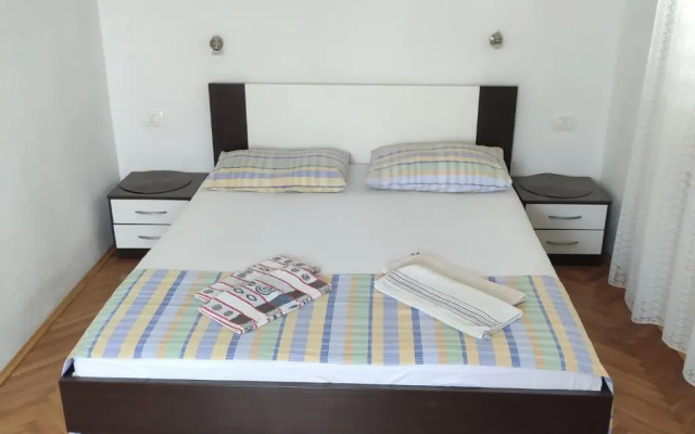 Apartment IV&AN