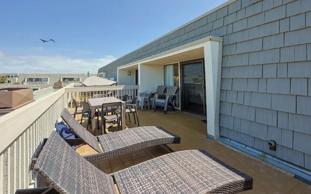 Oceanside Beach Condo