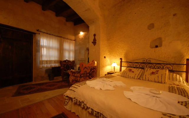 Traveller's Cave Hotel