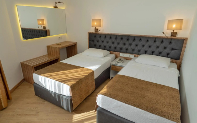 Kleopatra Celine Hotel