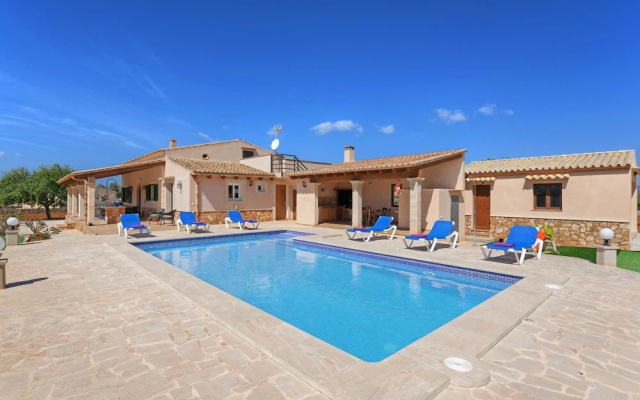 Villa Xuri