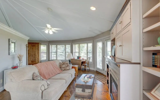 Panoramic Views: Hillside Millersburg Studio