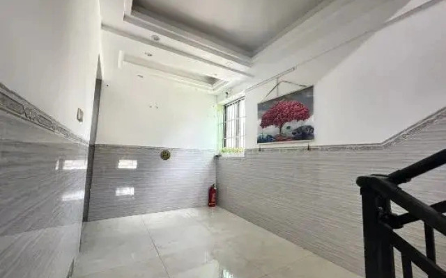 Libo Small Hole Northeast People Inn