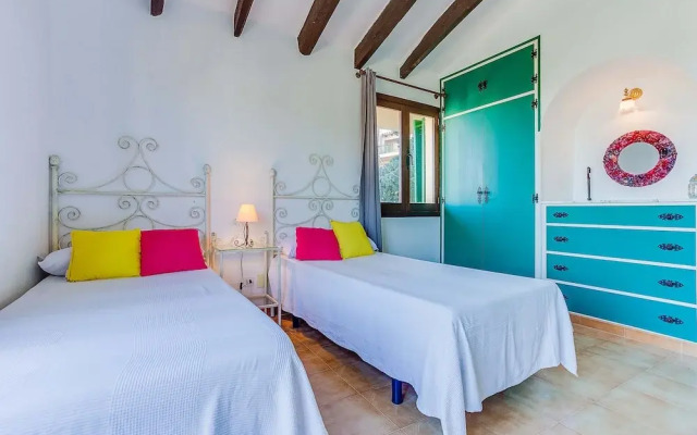Porto Colom, Villa With Pool x 10 People