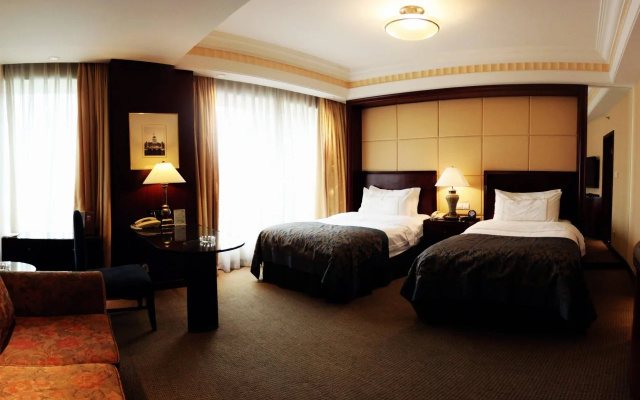 Lakeview Xuanwu Hotel