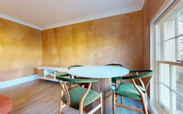 Kings Cross - Modern 2 Bedroom Apartments