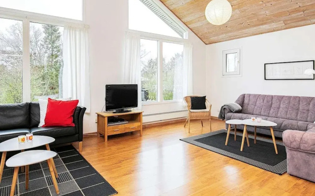 10 Person Holiday Home in Fjerritslev-by Traum