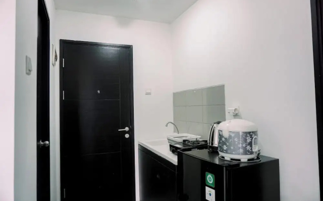 Comfort And Homey 2Br Belmont Residence Puri Apartment