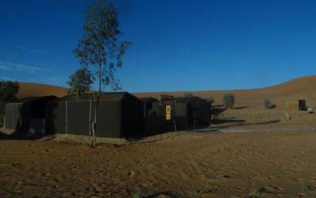 Отель Fayou Desert Camp Марокко, Мерзуга - отзывы, цены и фото номеров - забронировать отель Fayou Desert Camp онлайн вид на фасад