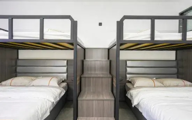 Hualu E-sports Hotel