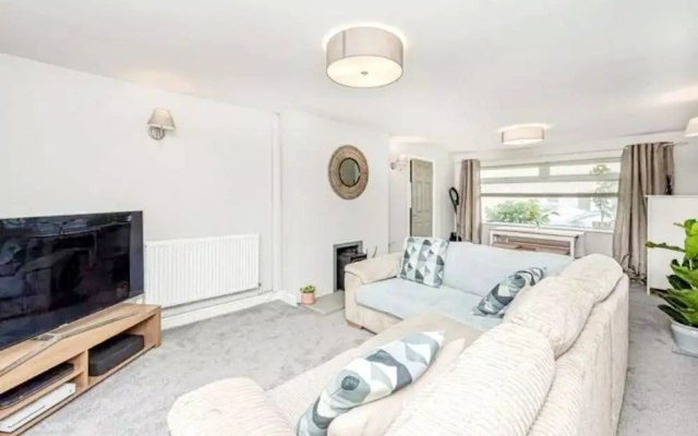 Property 5 Minutes Walk From Trearddur Bay Beach