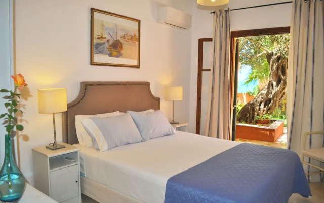 Holiday House Angelos on Agios Gordios Beach