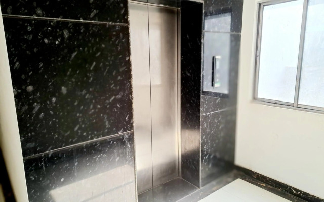 Entire Apartment -Pradhan Nagar Middle of the city