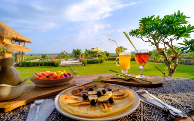 Canggu Wooden Green Paradise