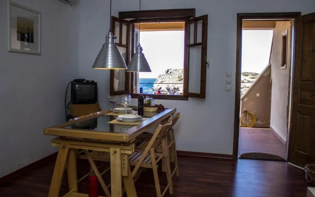 Mohlos house with Seaview