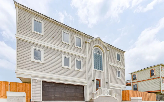 Sun And Surf - Four Bedroom Home