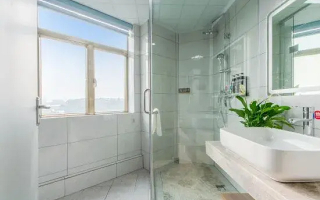 Harman Hotel (Guangzhou Nansha Dayong Subway Station)