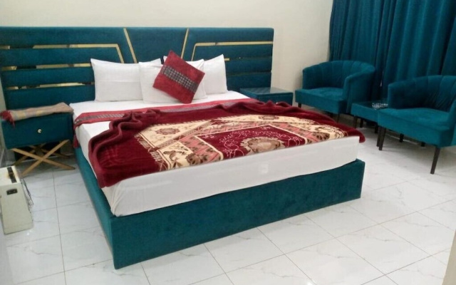 The TravelLodge Inn