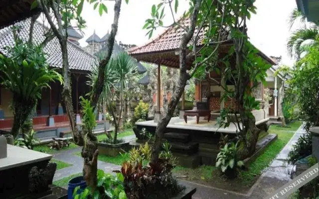 Warsas Guest House