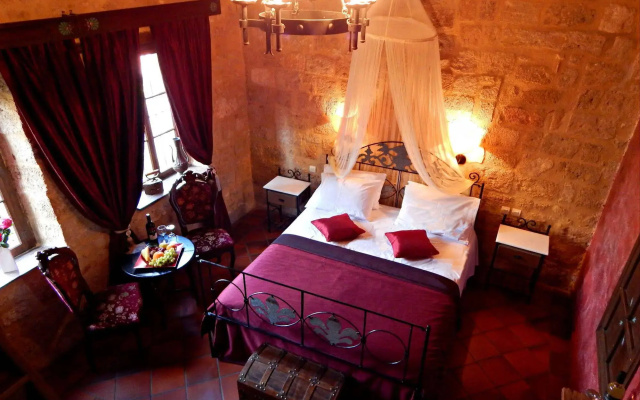 S. Nikolis Historic Boutique Hotel