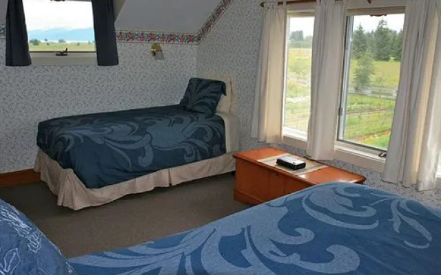 Gustavus Inn at Glacier Bay