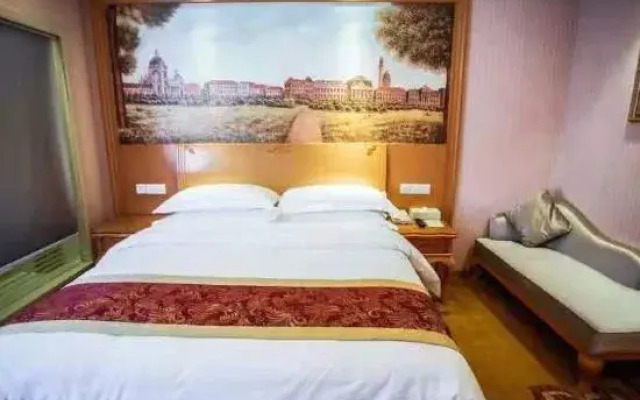 Lakeside Hotel (Sihui Dawang Park)