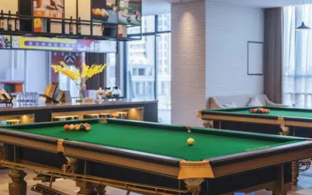 Vienna Hotel (Dali Erhai Railway Station Wanda Branch)