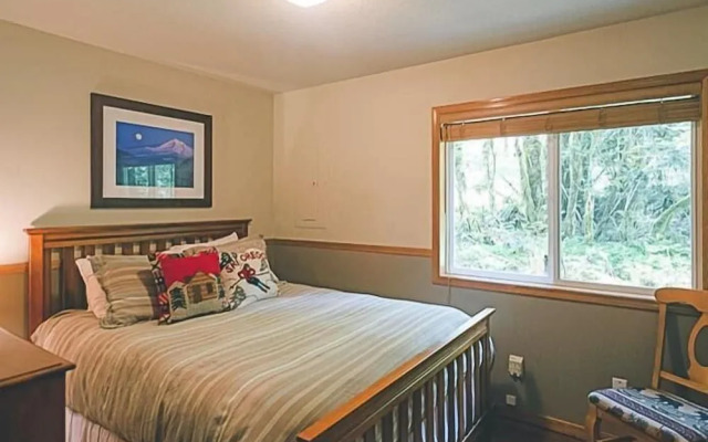 Cozy Bear Cabin