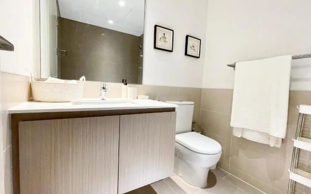 Wonderful 2bedroom with Balcony -Dubai Hills