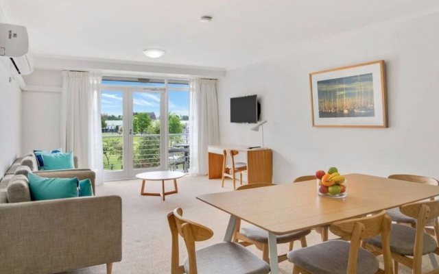 MainStay Suites Williamstown