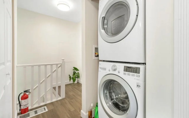 3 bd Home Aberdeen Center Elevate Rooms