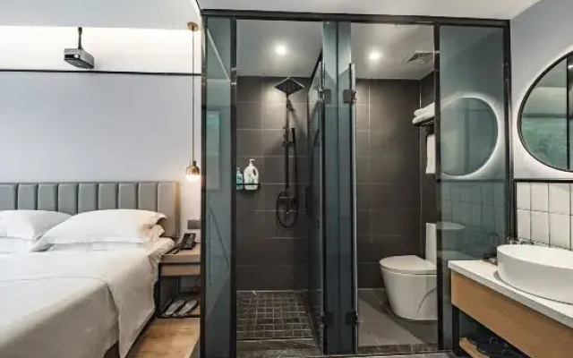 Crossing E-sports Hotel (Wenzhou Fortune Center Wendi Road)