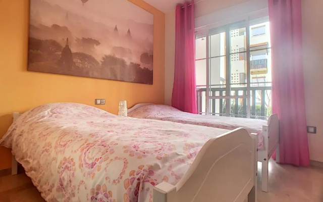 2239-Lovely 2 bedrooms with pool and paddle court