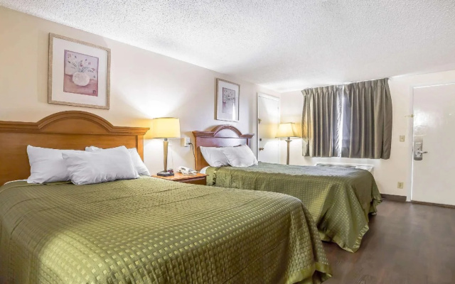Rodeway Inn Hardin