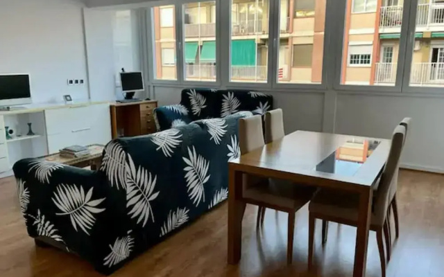Large Apartment Near Fira and City Center