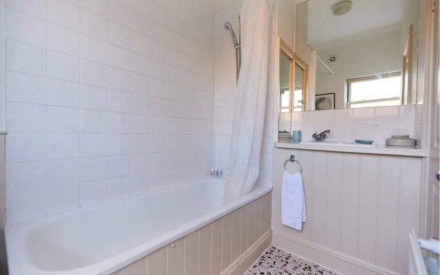 The Camden Hideaway - Stunning 1Bdr Flat With Balcony