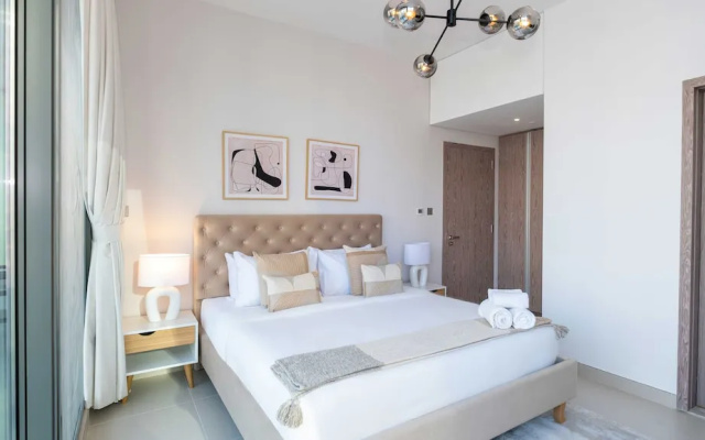 LUX  LIV Contemporary Marina View Suite
