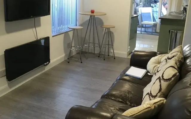 Treetops Apartment 3