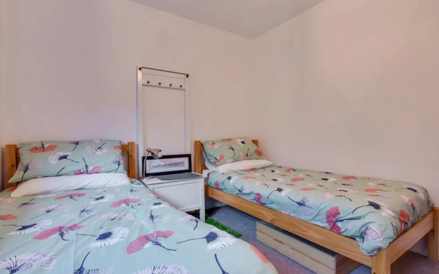 Modern Holiday Home in Saundersfoot With Garden