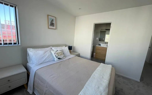 4 bedroom home fully furnished in Papakura, Auckland