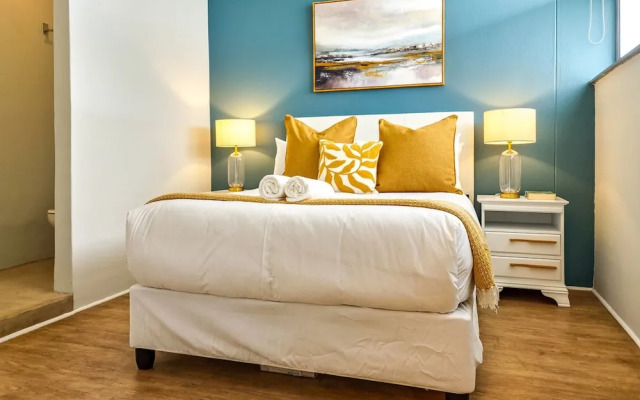 Two Bed Green Point Ocean View